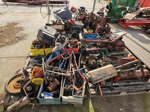 MTZ alkatrészek eladóak MTZ alkatrészek eladóak