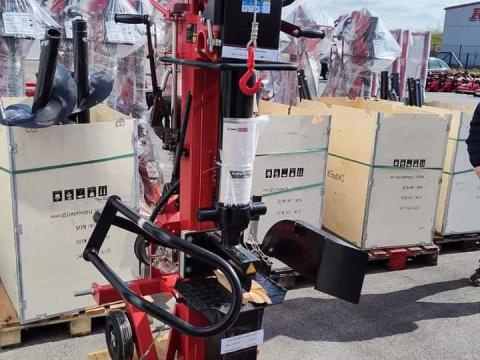 Panex AGM traktoros rönkhasító adapter Panex AGM traktoros rönkhasító adapter