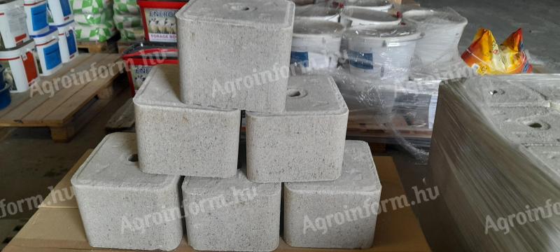 Szelénes kockasó / nyalósó román