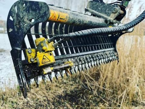 Olasz Ghedini hidraulikus medertisztító kanál Olasz Ghedini hidraulikus medertisztító kanál