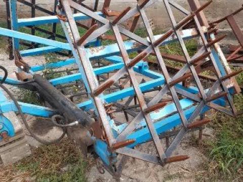 Hidraulikusan csukható középnehéz fogas Hidraulikusan csukható középnehéz fogas