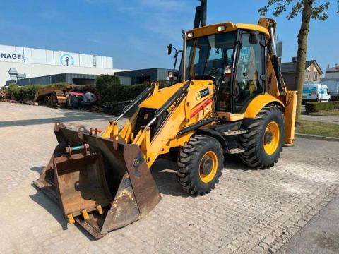 JCB 3CX / 2008 / 3700 óra / 3 db kanál JCB 3CX / 2008 / 3700 óra / 3 db kanál