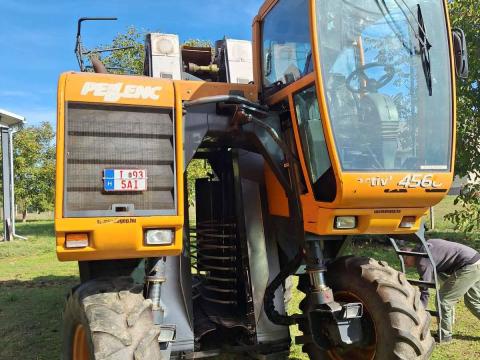 Pellenc 4560 szőlőkombájn eladó Pellenc 4560 szőlőkombájn eladó