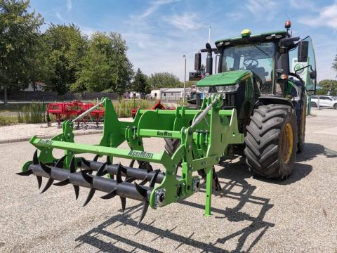 AGRIMETAL 3 késes középmély lazító - Royal Traktor AGRIMETAL 3 késes középmély lazító - Royal Traktor