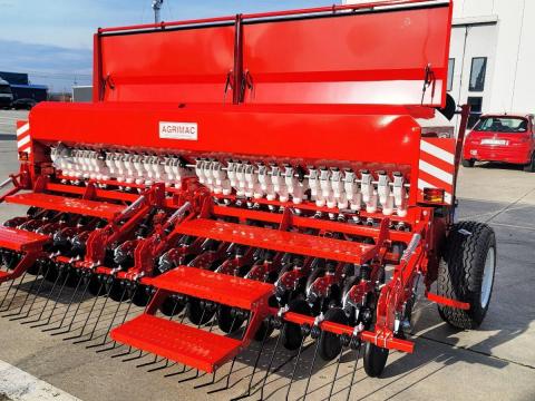 AGRIMAC gabonavetőgép 3,00-3,50-4,00 m műtrágyaadagolóval AGRIMAC gabonavetőgép 3,00-3,50-4,00 m műtrágyaadagolóval