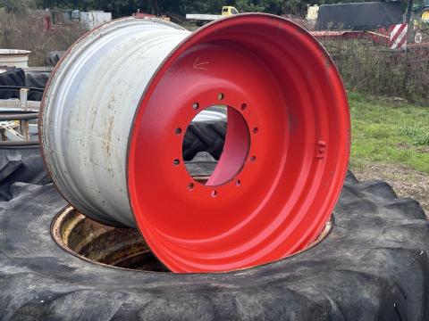 27x32 kombájnfelni 800-900-as gumikhoz John Deere, New Holland, Claas 27x32 kombájnfelni 800-900-as gumikhoz John Deere, New Holland, Claas