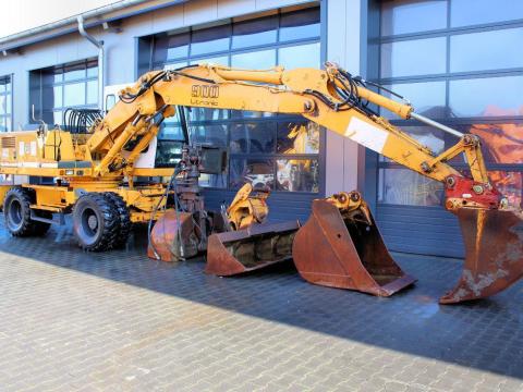 Liebherr A900 / 1996 / 11 500 óra / 4 db kanál / Rendszámozható Liebherr A900 / 1996 / 11 500 óra / 4 db kanál / Rendszámozható