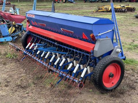 FIONA 25 soros, 3 m-es gabonavetőgép Amazone, Reform, Saxonia FIONA 25 soros, 3 m-es gabonavetőgép Amazone, Reform, Saxonia