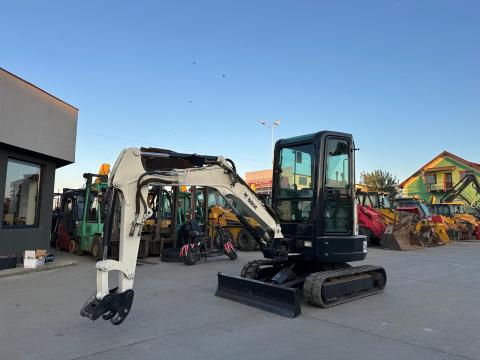 Bobcat E25EM gumihevederes minikotró Bobcat E25EM gumihevederes minikotró