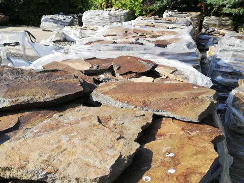 Sárgásbarna andezit falburkoló kő eladó Sárgásbarna andezit falburkoló kő eladó