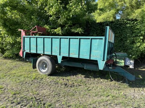 Agrikon T6 T7 trágyaszóró piros rendszámos Agrikon T6 T7 trágyaszóró piros rendszámos