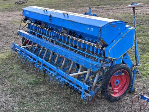 SAXONIA 3 m-es, 25 soros gabonavetőgép Amazone, Reform, Lajta SAXONIA 3 m-es, 25 soros gabonavetőgép Amazone, Reform, Lajta