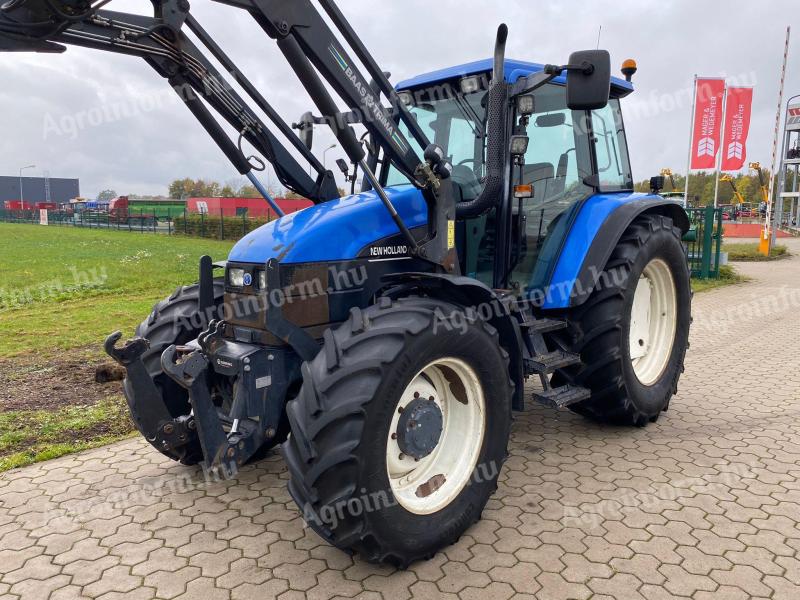 New Holland TS 115 traktor