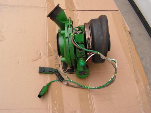 John Deere felújított turbó RE549136,  DZ120173,  JD8320R John Deere felújított turbó RE549136,  DZ120173,  JD8320R