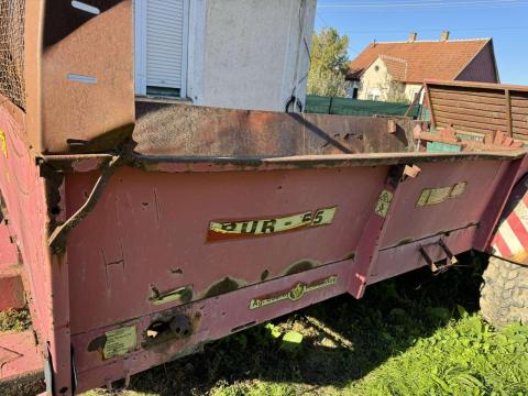 RUR 5.5 trágyaszóró RUR 5.5 trágyaszóró