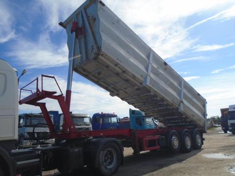 Hátra billenős acél 52 m³ félpótkocsi Hátra billenős acél 52 m³ félpótkocsi