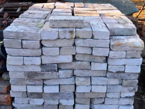 Eladó mészhomok tégla Eladó mészhomok tégla