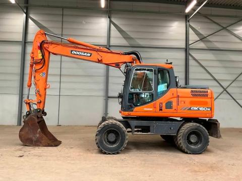 Doosan DX140W / 2012 / 12 800 óra / Lízing 20%-tól