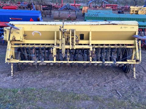 SAXONIA 2,5 m-es, 21 soros gabonavetőgép Reform, IH, Lajta, Kühne, Amazone SAXONIA 2,5 m-es, 21 soros gabonavetőgép Reform, IH, Lajta, Kühne, Amazone