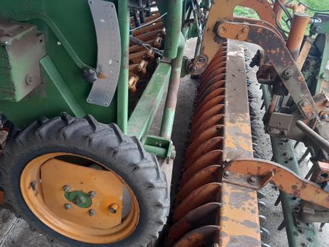 Amazone D7 25 soros gabonavetőgép eladó Amazone D7 25 soros gabonavetőgép eladó