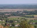 Panorámás erdőterület,  hétvégi házzal a Somlón