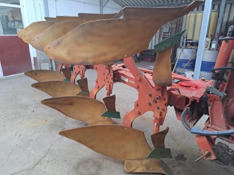 Váltvaforgató eke Váltvaforgató eke