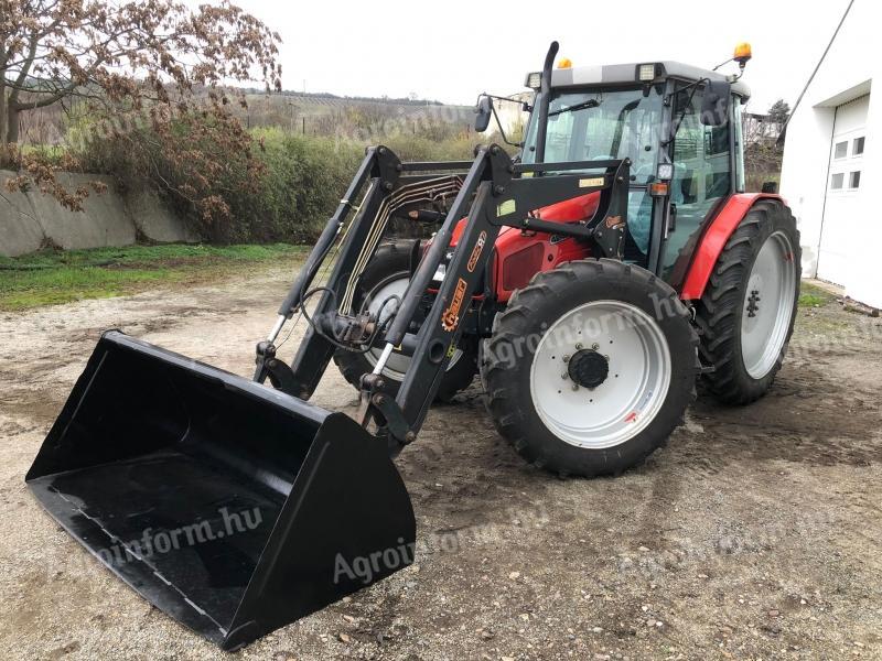 Massey Ferguson 4245 PowerShuttle 24x24 + homlokrakodó