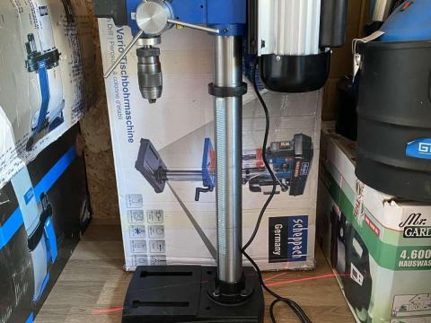 Állványos asztali fúró,  oszlopos fúrógép,  lézeres,  87 cm,  440-2600 rpm,  Scheppach DP19 VARIO Állványos asztali fúró,  oszlopos fúrógép,  lézeres,  87 cm,  440-2600 rpm,  Scheppach DP19 VARIO