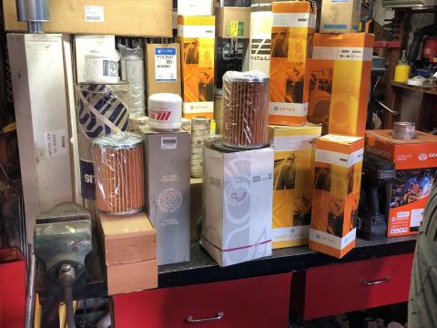 Eladó új szűrők: üzemanyag, levegő, motorolaj, hidraulika Eladó új szűrők: üzemanyag, levegő, motorolaj, hidraulika