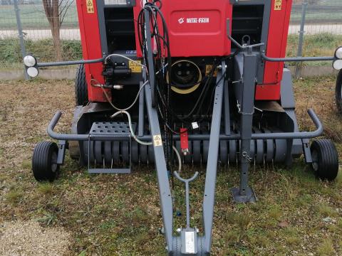 Használt METAL-FACH Z562 RN Bálázó központi kenéssel,  hálós köt,  applikátor adagolóval