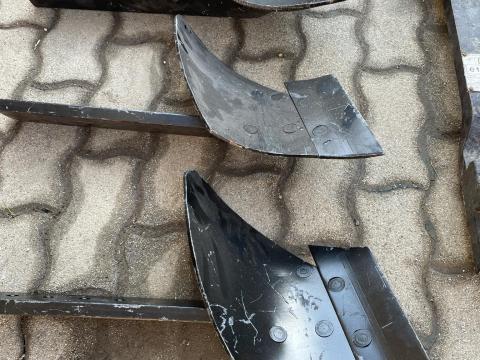 Eladó 3 db új előhántó Eladó 3 db új előhántó