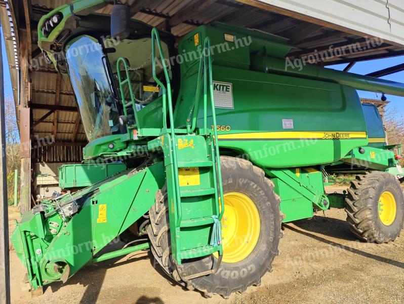 John Deere T560 használt kombájn eladó – összkerekes, gabonaadapterrel és repcetoldattal