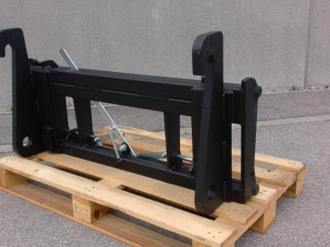 Homlokrakodó váltóadapter / gyorscsatlakozó 3300 kg Claas Scorpionhoz, Kramer AL-ról Euro Homlokrakodó váltóadapter / gyorscsatlakozó 3300 kg Claas Scorpionhoz, Kramer AL-ról Euro