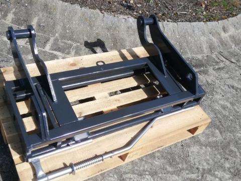 Homlokrakodó váltóadapter / gyorscsatlakozó 2500 kg Schaeff, Terex, Yanmar, Zeppelin, Bobcat Homlokrakodó váltóadapter / gyorscsatlakozó 2500 kg Schaeff, Terex, Yanmar, Zeppelin, Bobcat