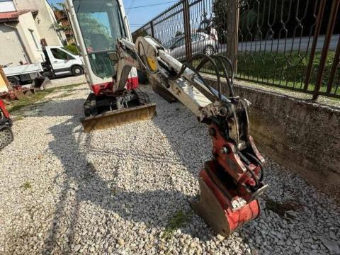 Takeuchi TB216 markoló sok kanállal,  Power Tilt,  gyorscsatlakozó Takeuchi TB216 markoló sok kanállal,  Power Tilt,  gyorscsatlakozó