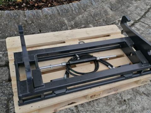 Homlokrakodó váltóadapter / gyorscsatlakozó 2500 kg Claas Torion 1812-höz AL-ról Euro-ra Homlokrakodó váltóadapter / gyorscsatlakozó 2500 kg Claas Torion 1812-höz AL-ról Euro-ra