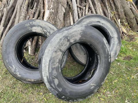 Eladó pótkocsi kamion gumi 385/65 R22.5 Eladó pótkocsi kamion gumi 385/65 R22.5