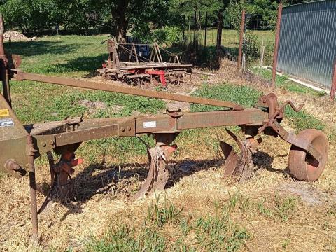 Háromfejes eke Háromfejes eke