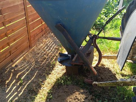 Műtrágyaszóró Műtrágyaszóró