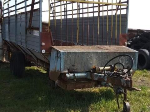 Rendfelszedő pótkocsi Rendfelszedő pótkocsi