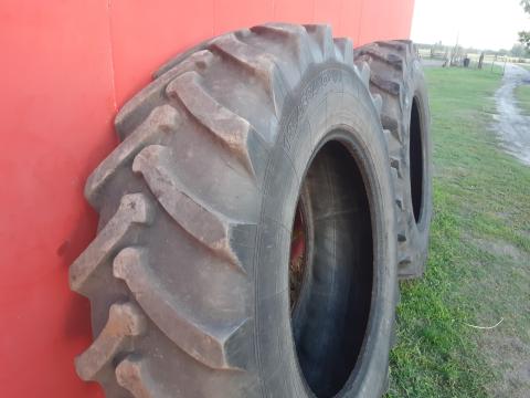 Eladó MTZ 18, 4×34 traktorgumik