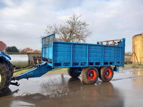 Kiváló állapotú T088 trágyaszóró eladó Kiváló állapotú T088 trágyaszóró eladó