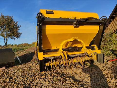 Ágaprító,  venyigezúzó,  gyűjtőtartályos orsi eladó Ágaprító,  venyigezúzó,  gyűjtőtartályos orsi eladó