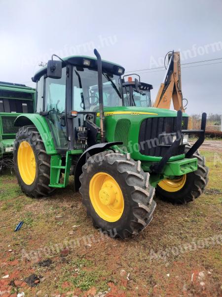 John Deere 6320 homlokrakodóval friss vizsga