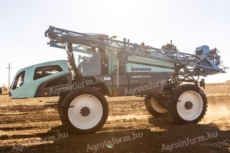 Berthoud Raptor 4240/30 önjáró szántóföldi permetező