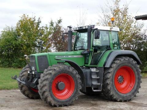 Vásárolnék Fendt Favorit 816 818 822 824 916 920 924 926 930 traktort Vásárolnék Fendt Favorit 816 818 822 824 916 920 924 926 930 traktort