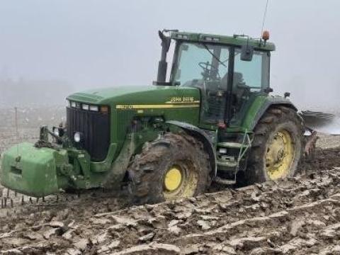 Vásárolnék John Deere 8110 8410 8210 8310 traktort Vásárolnék John Deere 8110 8410 8210 8310 traktort