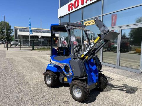 Multione 2.3 törzscsuklós rakodógép - raktárkészletről elérhető - csak a Royal Traktornál Multione 2.3 törzscsuklós rakodógép - raktárkészletről elérhető - csak a Royal Traktornál