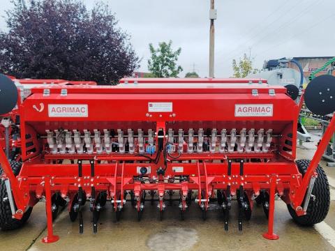 AGRIMAC gabonavetőgép 3,00-3,50-4,00 m műtrágyaadagolóval AGRIMAC gabonavetőgép 3,00-3,50-4,00 m műtrágyaadagolóval