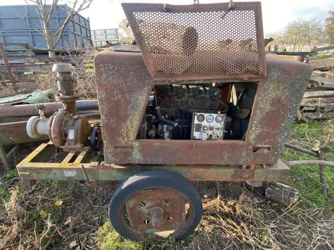 Eladó Mengele silózó, öntözőszivattyú, tárcsa